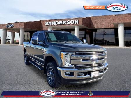 2017 Ford Super Duty F-250 LARIAT Crew Cab 4X4