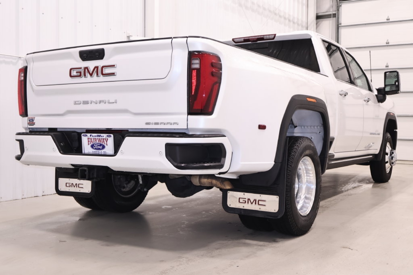 2024 GMC Sierra 3500HD Denali - Photo 10