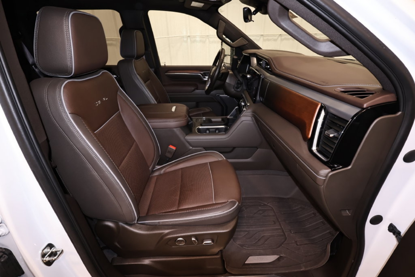 2024 GMC Sierra 3500HD Denali - Photo 22