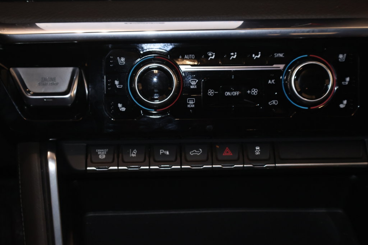 2024 GMC Sierra 3500HD Denali - Photo 36