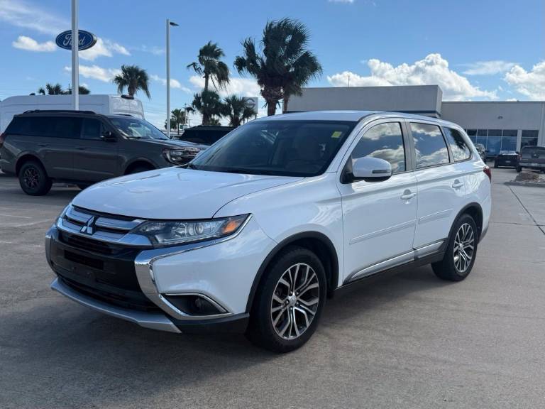 2016 Mitsubishi Outlander SE