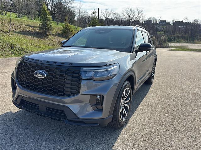 2026 Ford Explorer ST-Line - Photo 8