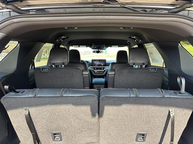 2026 Ford Explorer ST-Line - Photo 15