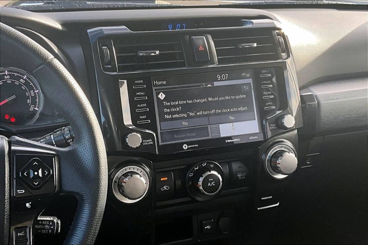 2021 Toyota 4Runner Venture - Photo 6