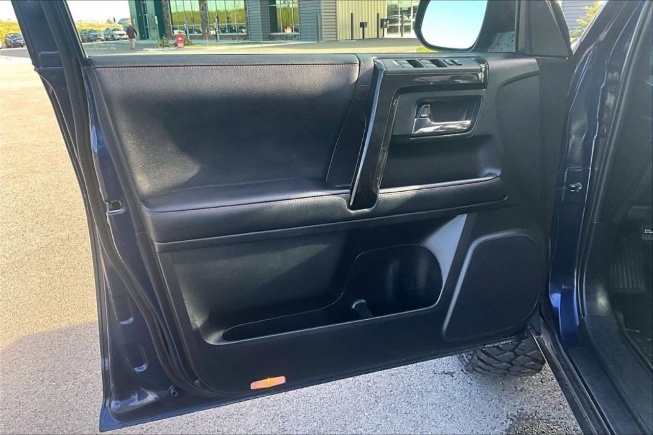 2021 Toyota 4Runner Venture - Photo 22
