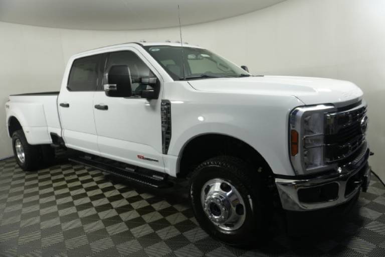 2027 Ford Super Duty F-350 DRW XLT