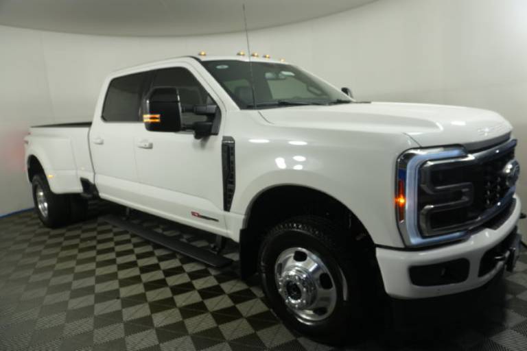 2027 Ford Super Duty F-350 DRW Platinum
