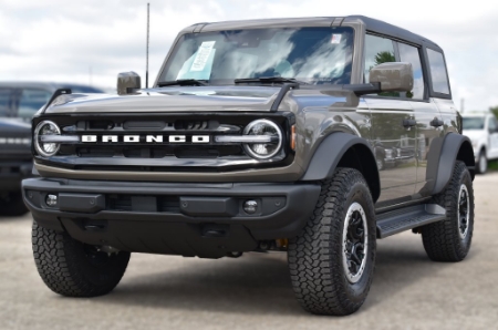 2026 Ford Bronco Outer Banks