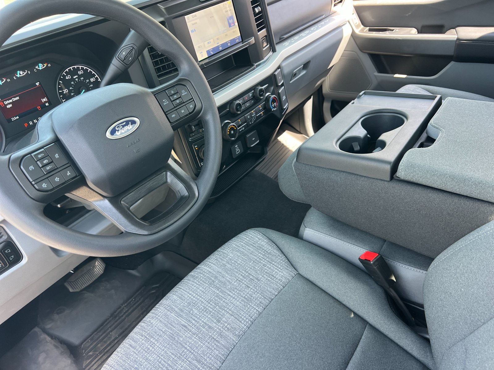 2025 Ford F-350 Super Duty XLT - Photo 9