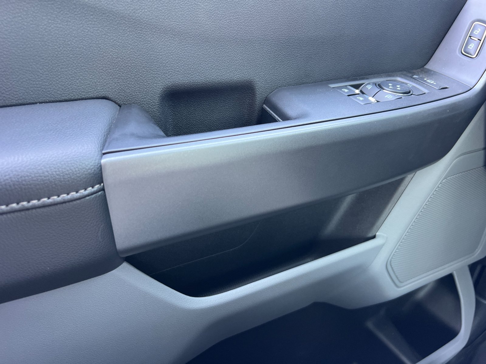 2025 Ford F-350 Super Duty XLT - Photo 10