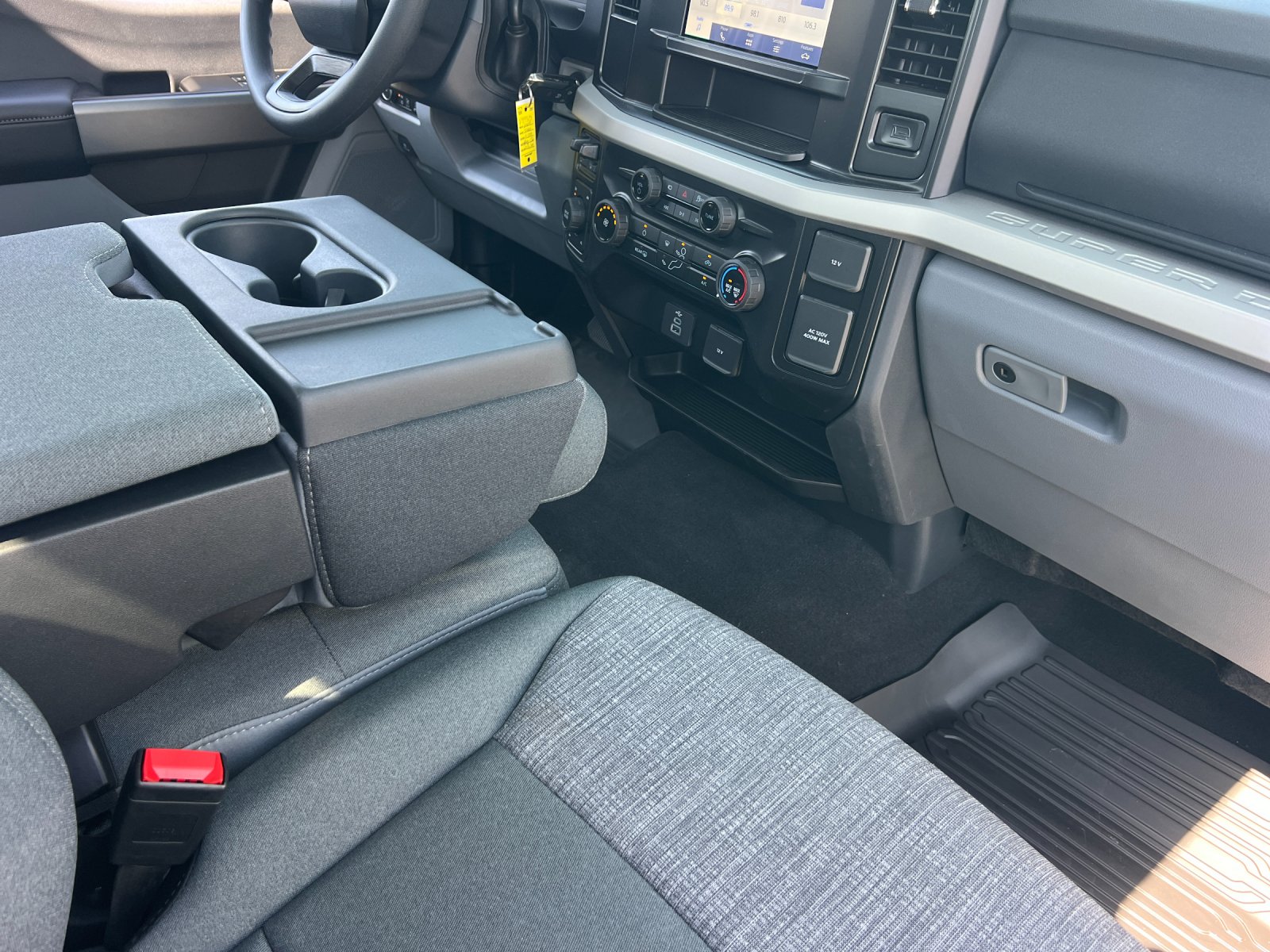 2025 Ford F-350 Super Duty XLT - Photo 14