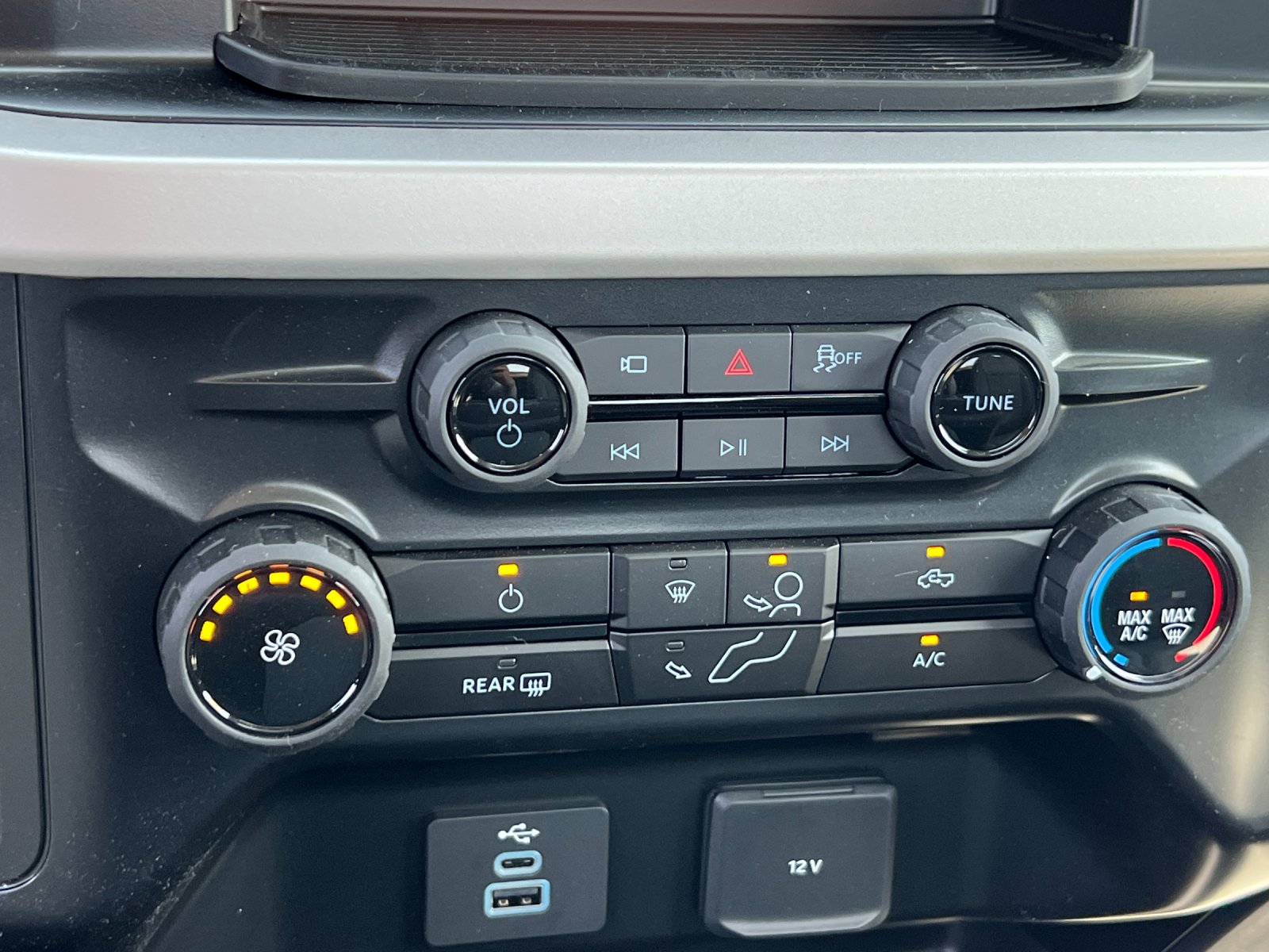 2025 Ford F-350 Super Duty XLT - Photo 18