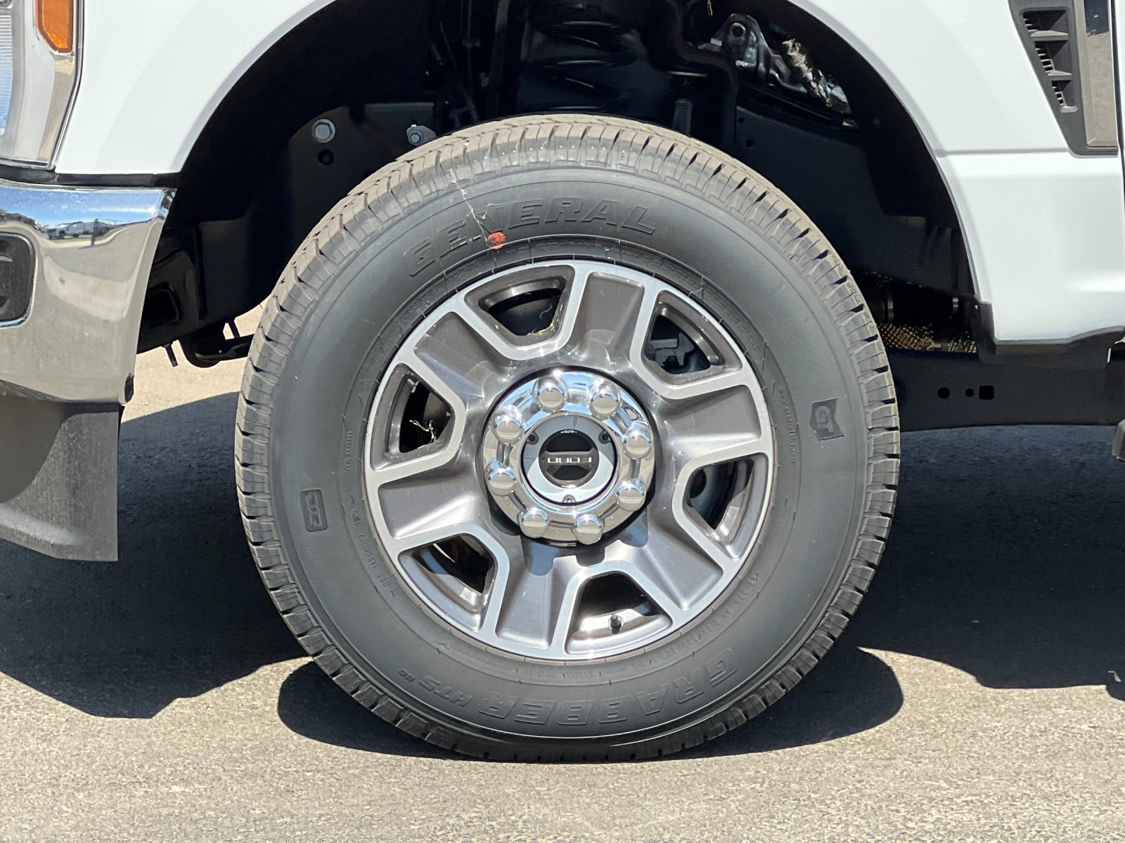 2025 Ford F-350 Super Duty XLT - Photo 22
