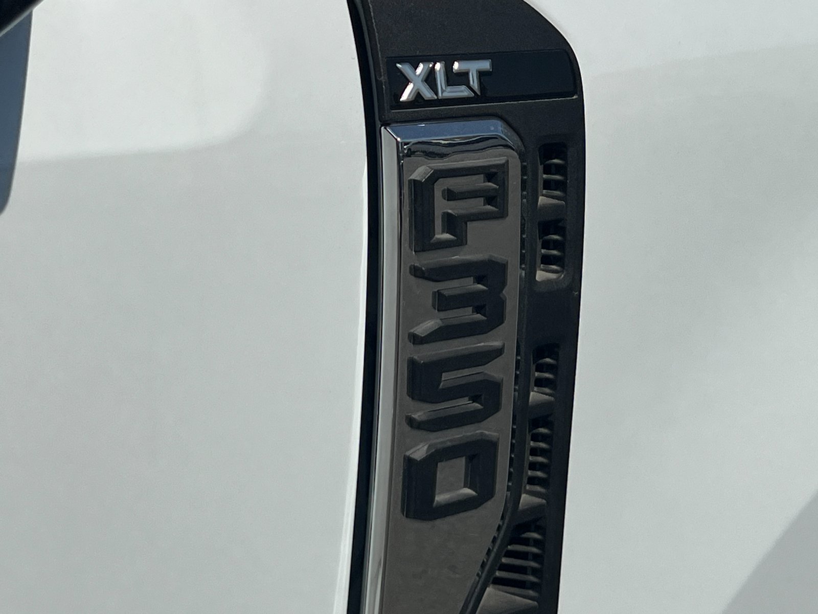 2025 Ford F-350 Super Duty XLT - Photo 23