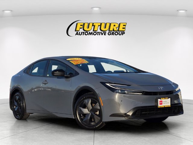 2025 Toyota Prius LE