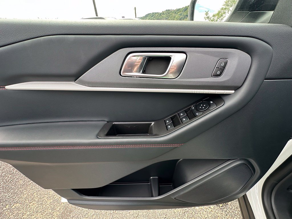 2027 Ford Explorer ST-LINE - Photo 17