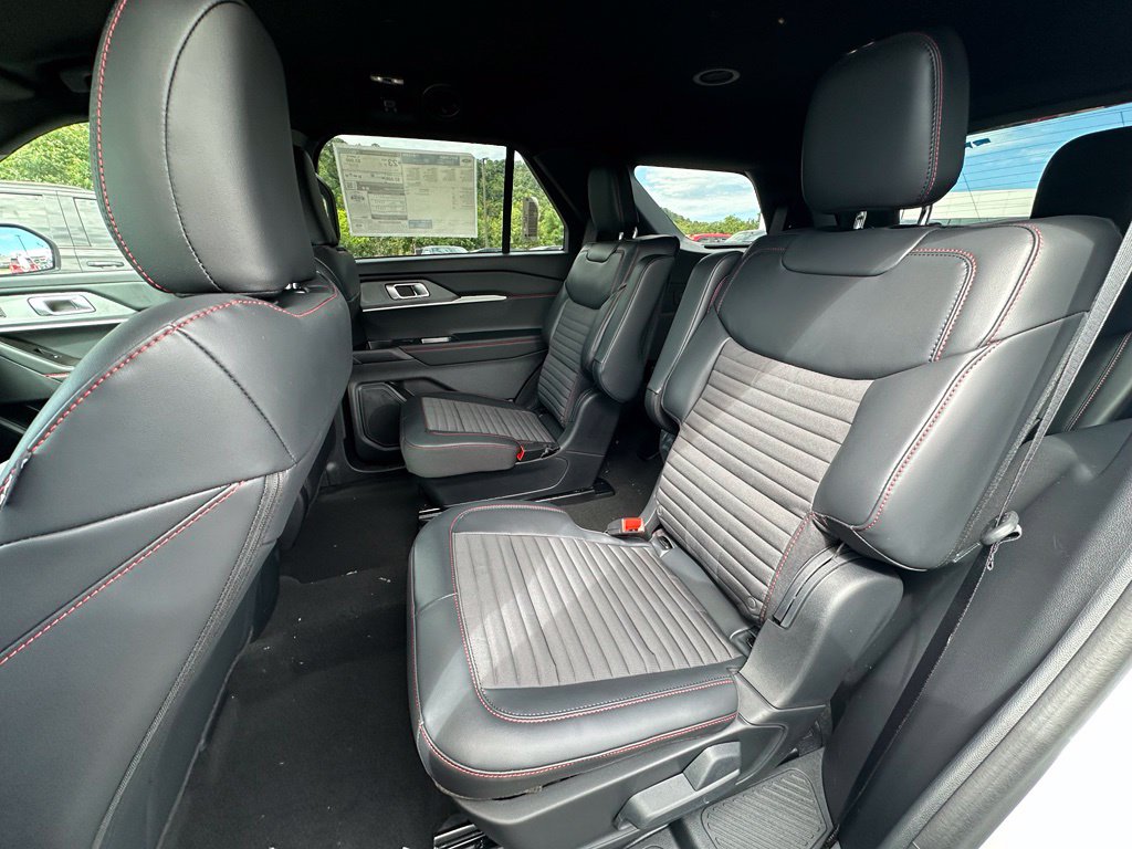 2027 Ford Explorer ST-LINE - Photo 18