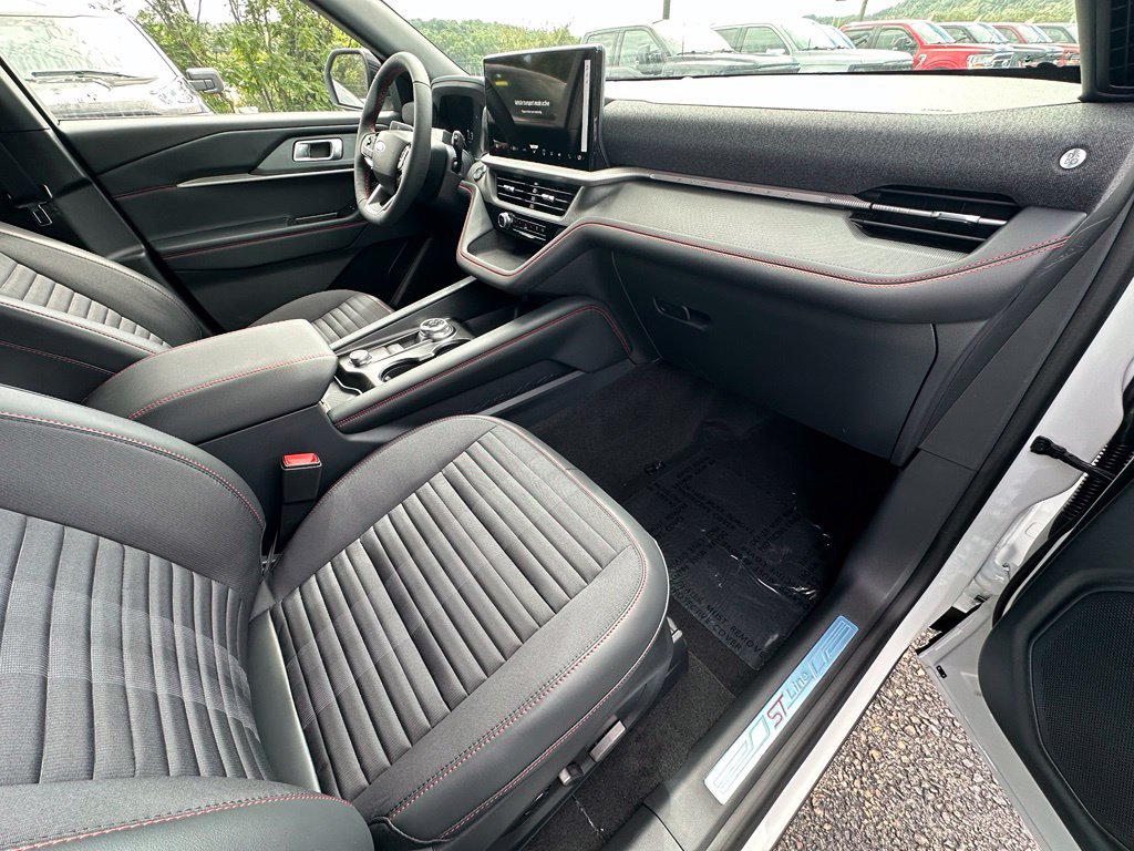 2027 Ford Explorer ST-LINE - Photo 21