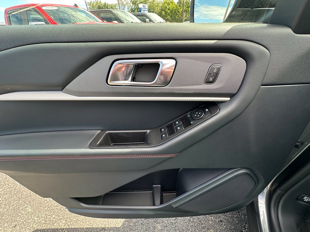 2027 Ford Explorer ST-LINE - Photo 18