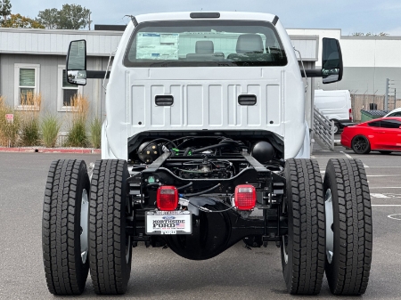 2027 Ford F-750 Straight Frame Base