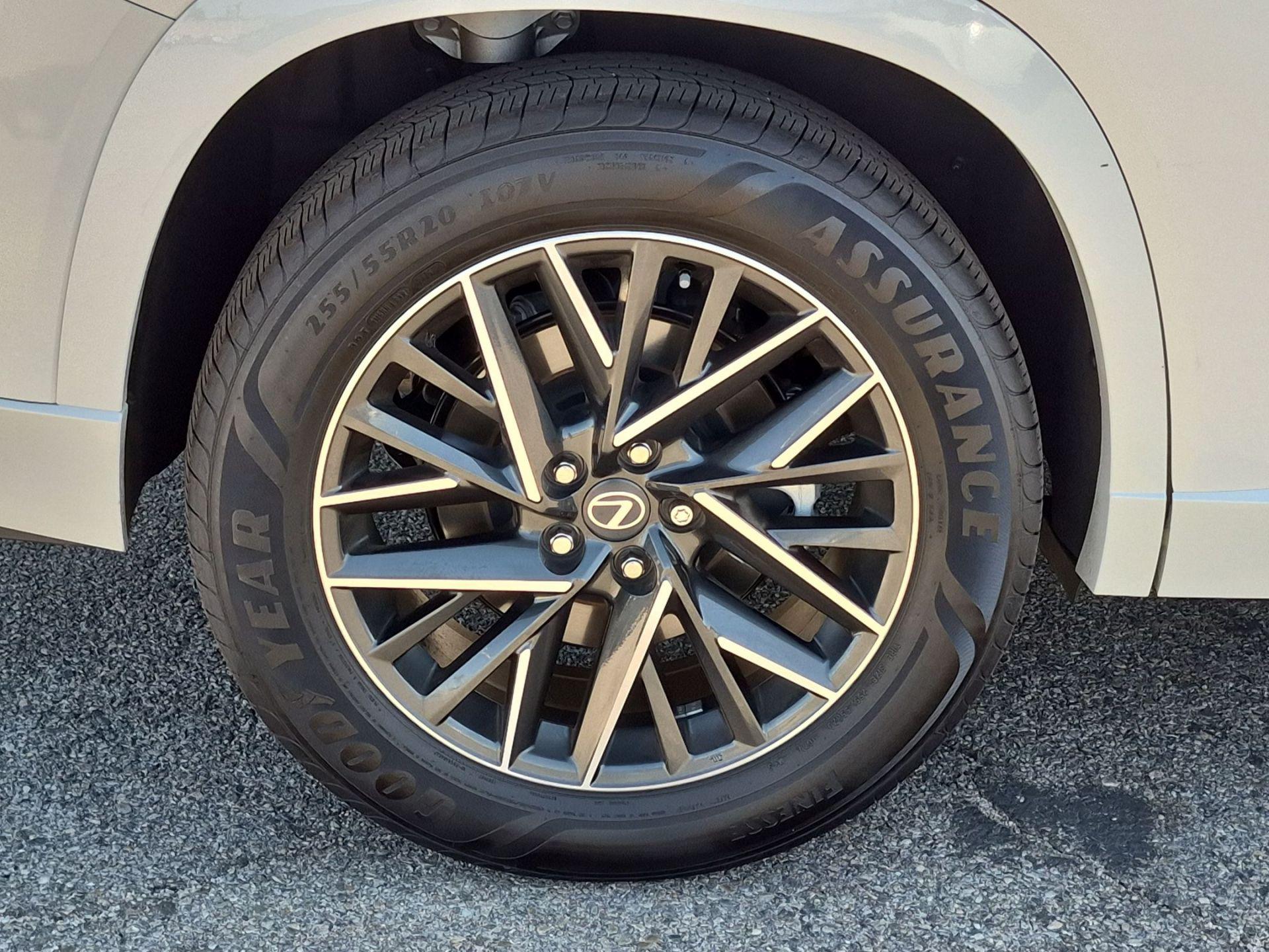 2026 Lexus TX Luxury - Photo 9