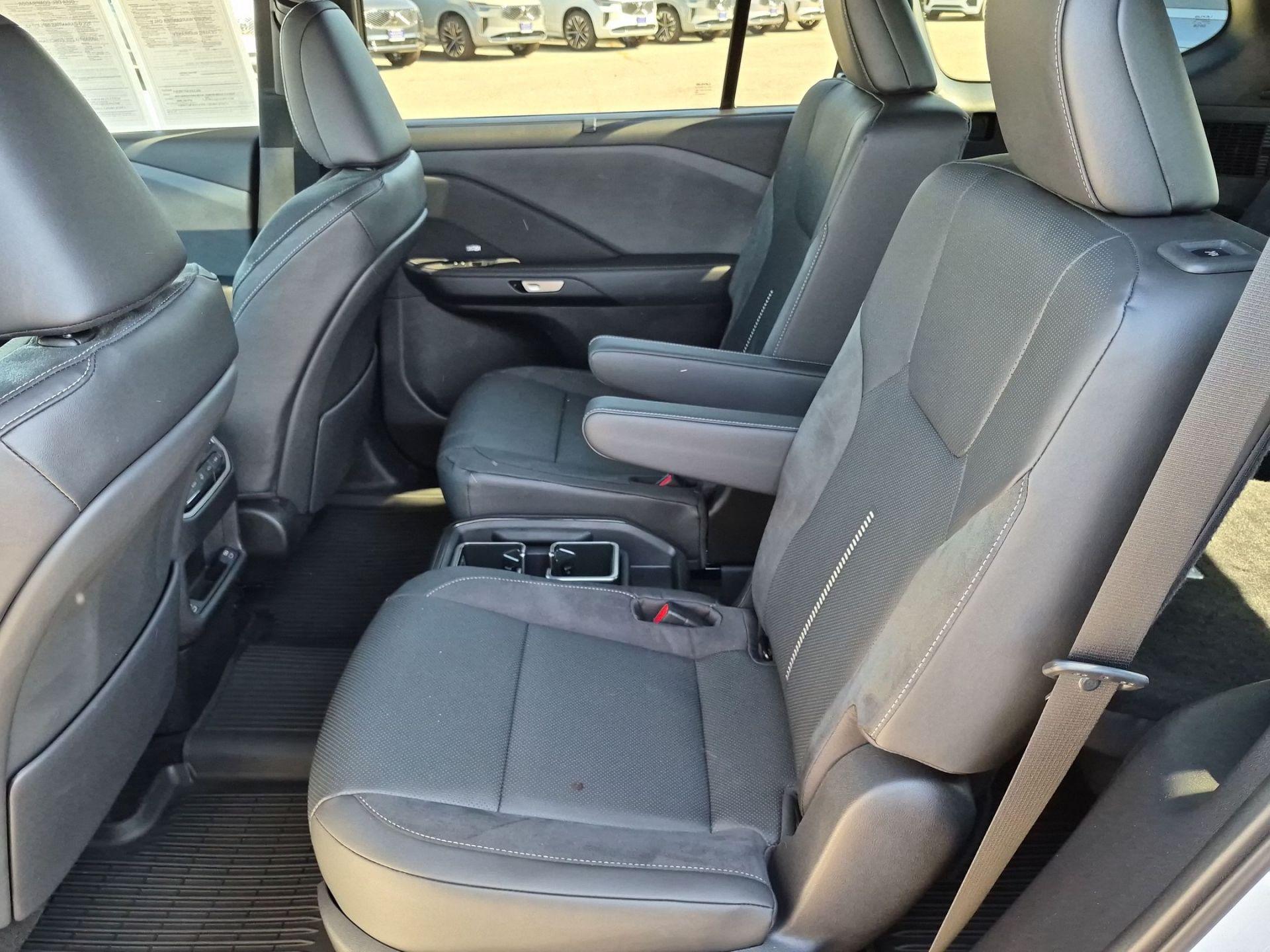 2026 Lexus TX Luxury - Photo 24