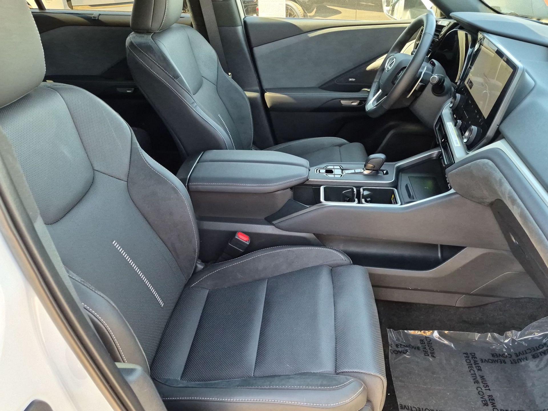 2026 Lexus TX Luxury - Photo 27