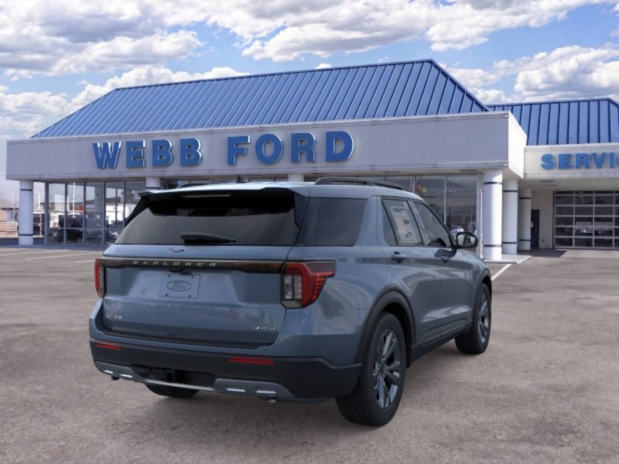 2026 Ford Explorer Active - Photo 8