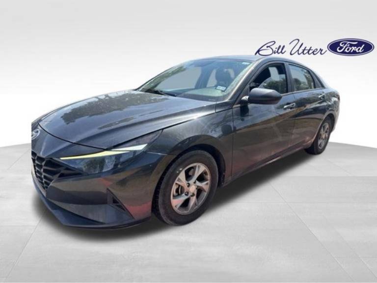 2022 Hyundai Elantra SE