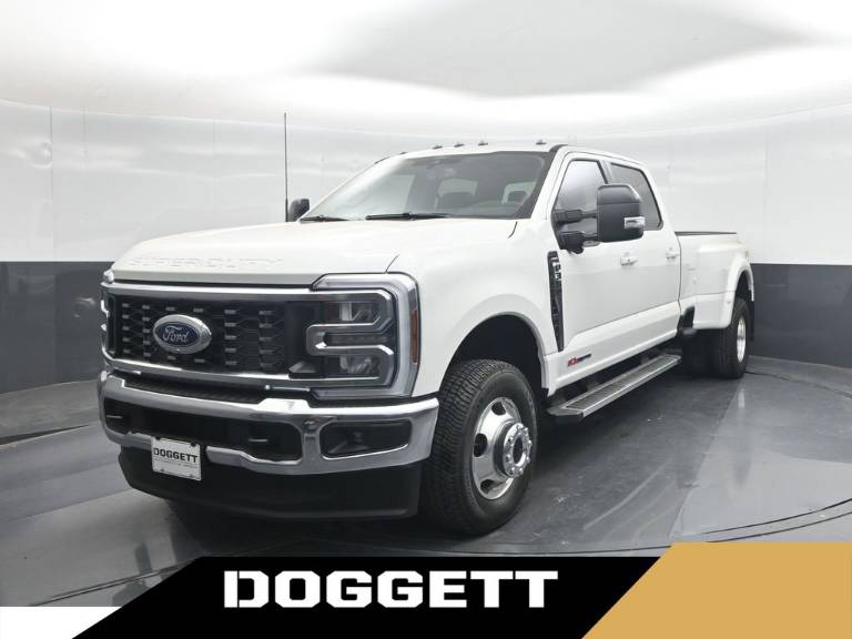 2026 Ford Super Duty F-350 DRW LARIAT