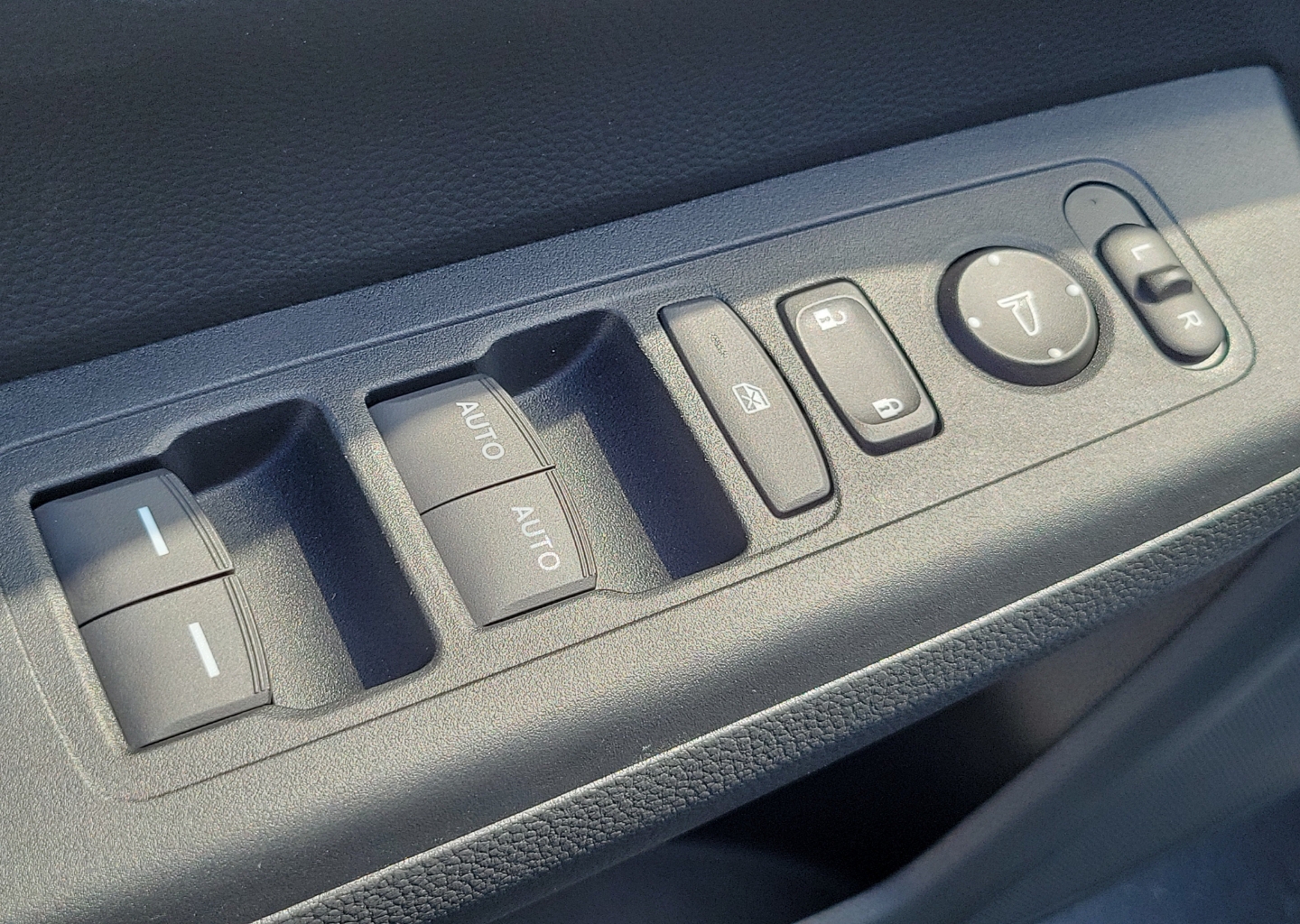 2025 Honda CR-V EX - Photo 20