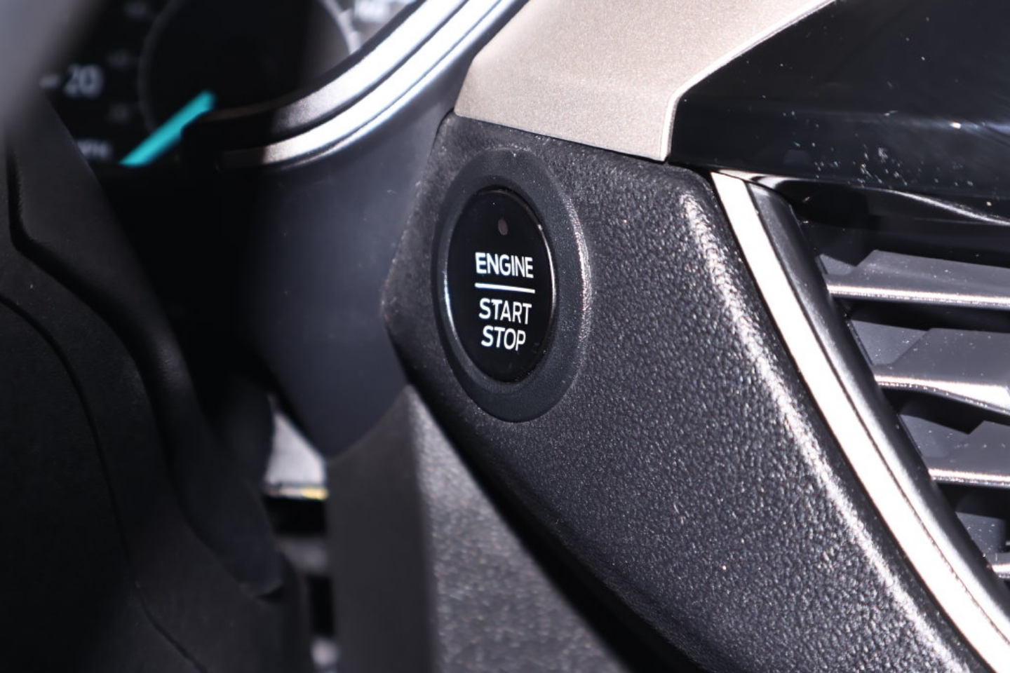 2022 Ford Escape SE - Photo 25