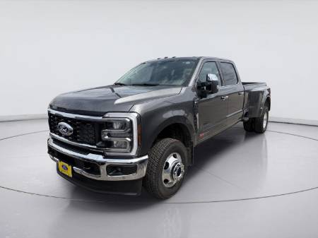 2027 Ford Super Duty F-350 DRW LARIAT