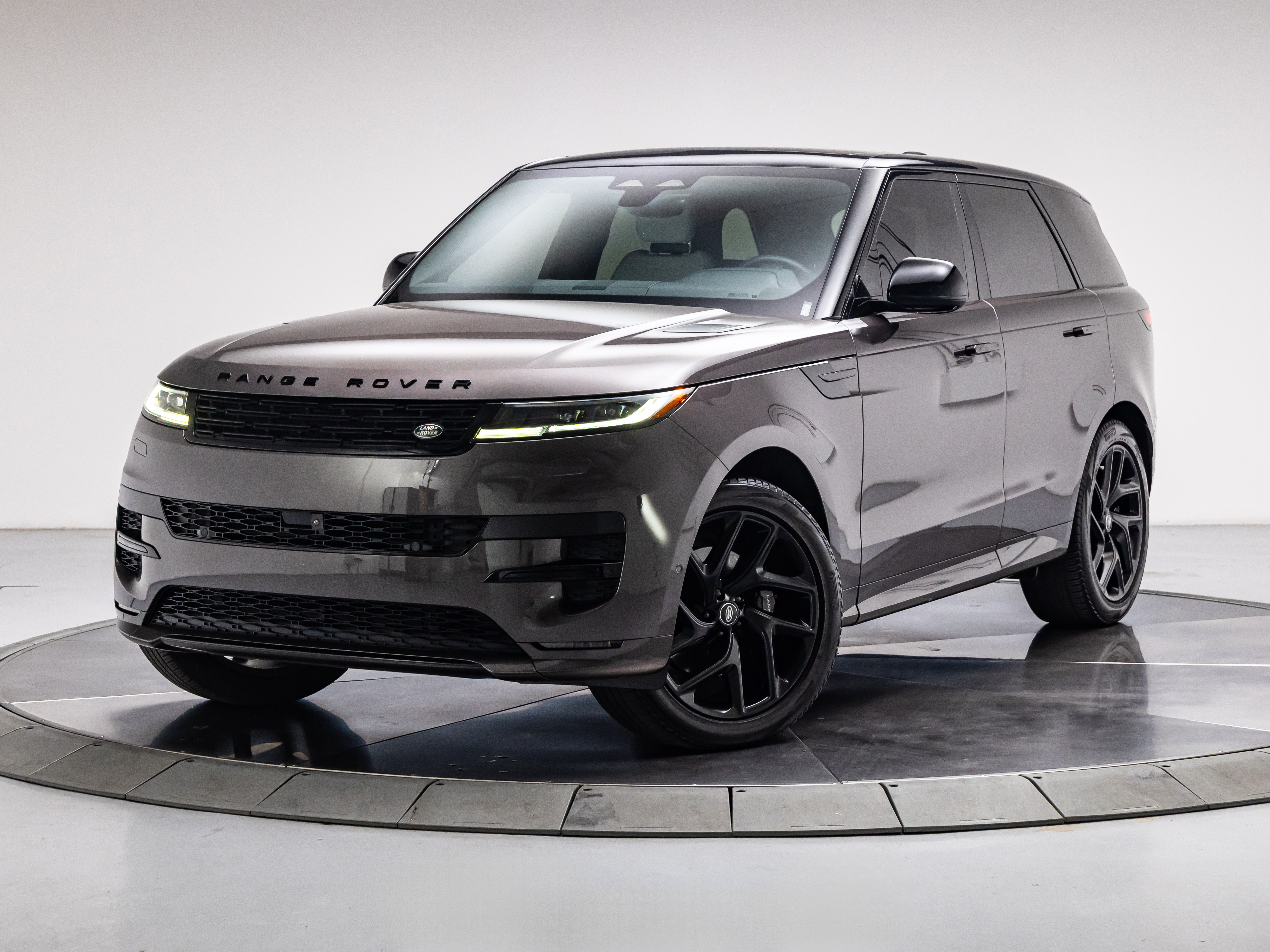 Used 2024 Land Rover Range Rover Sport Dynamic SE