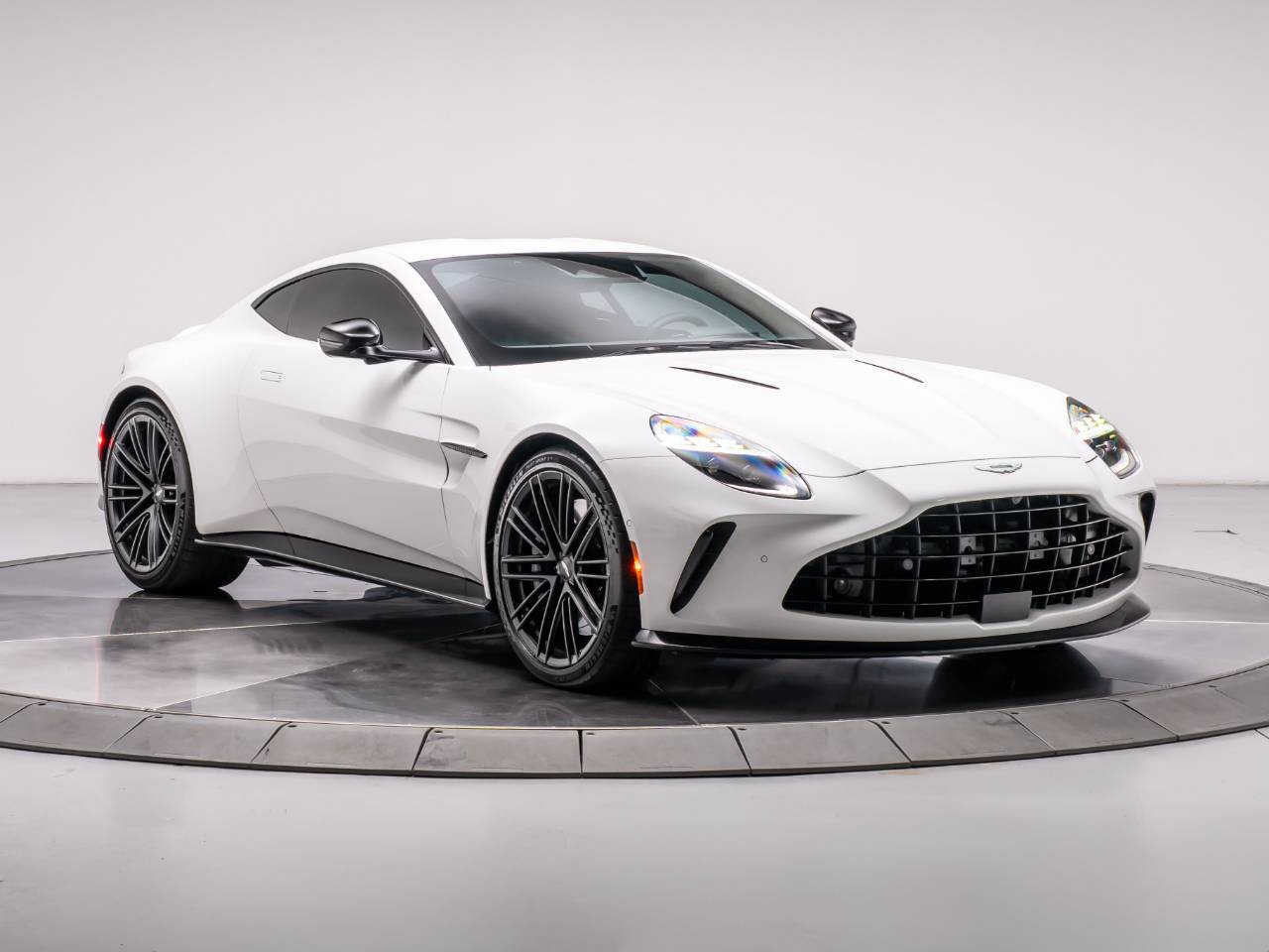 2025 Aston Martin Vantage