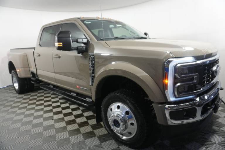2027 Ford Super Duty F-450 DRW LARIAT