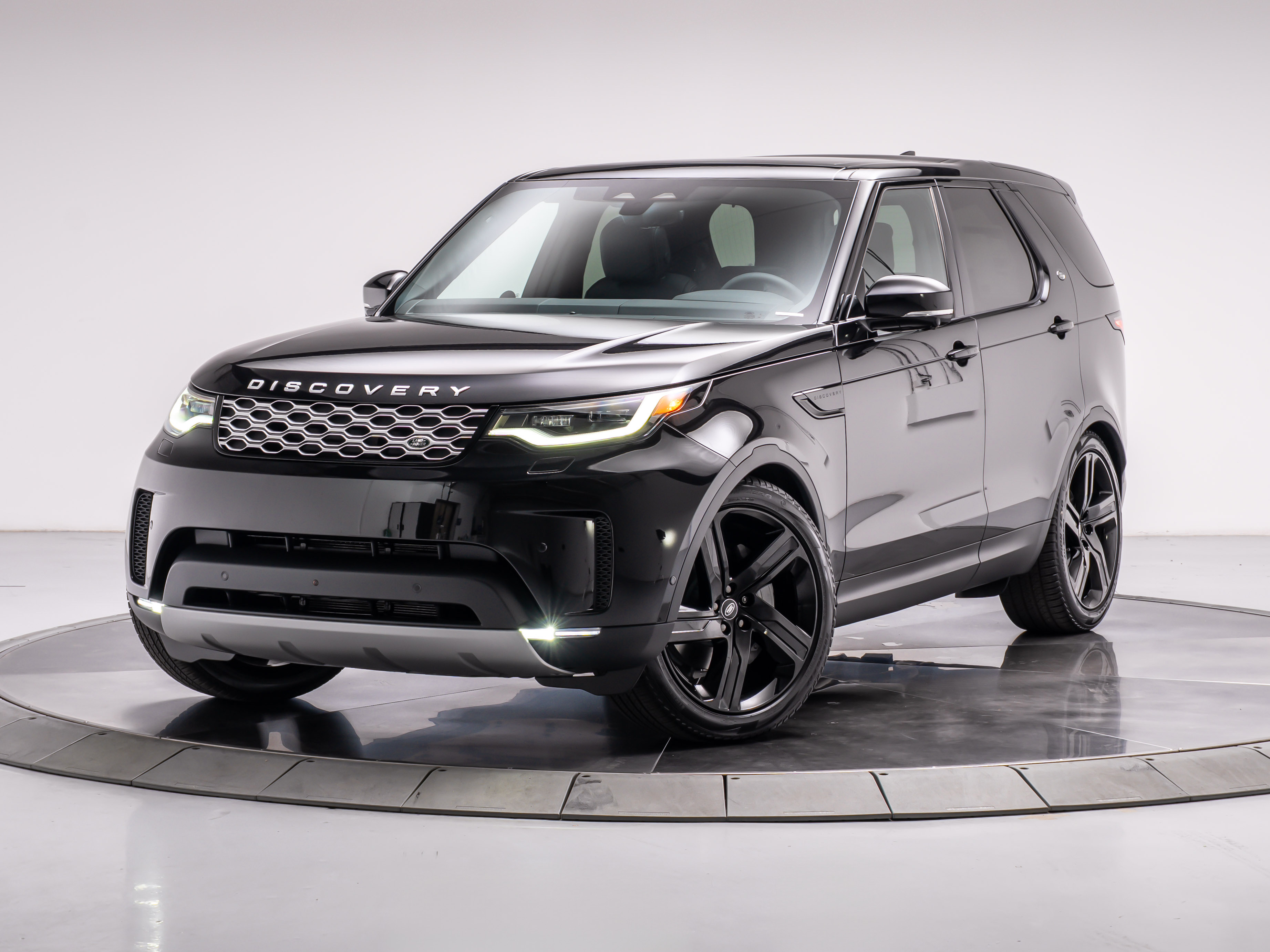 New 2026 Land Rover Discovery S