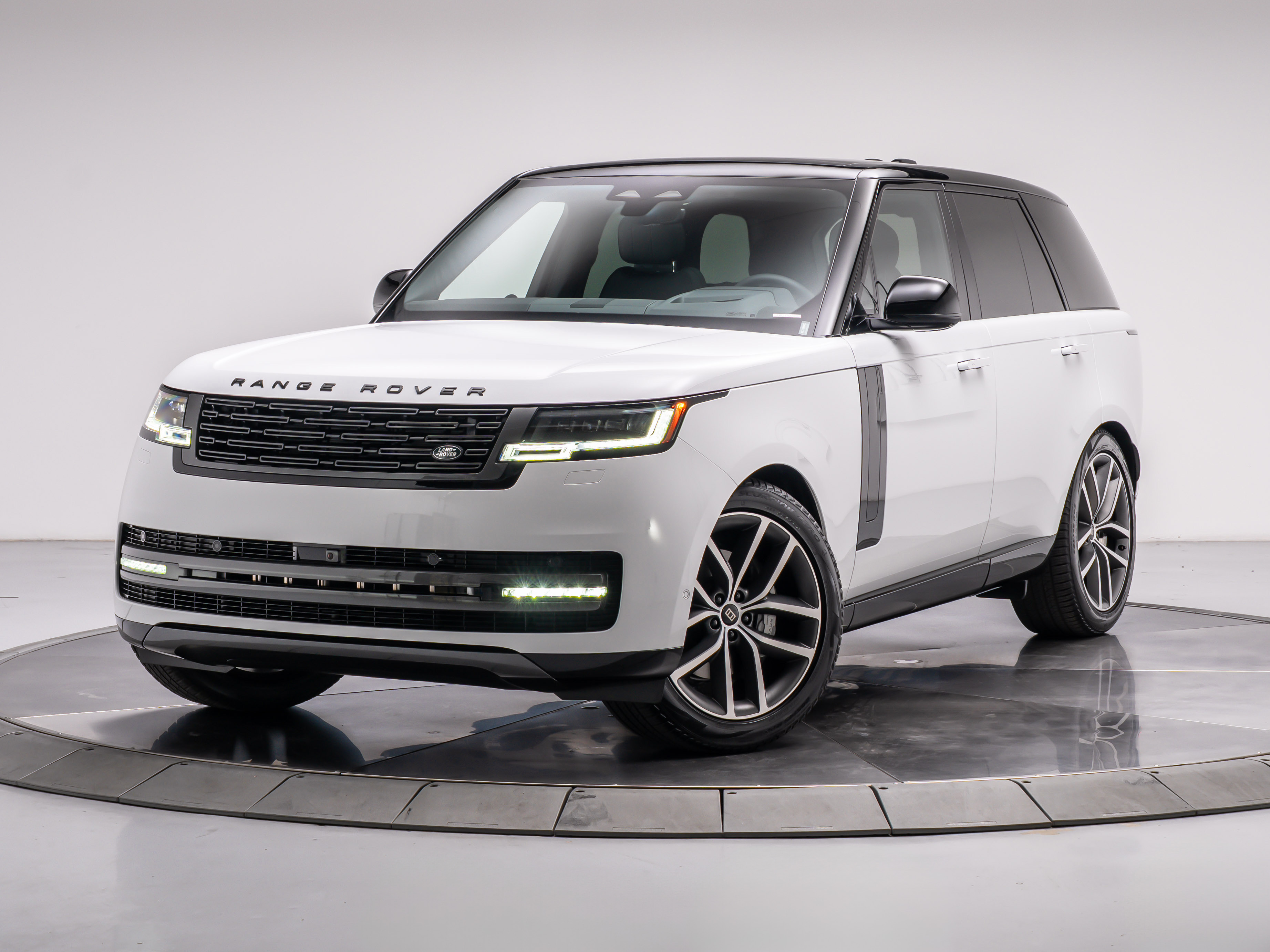 New 2027 Land Rover Range Rover SE