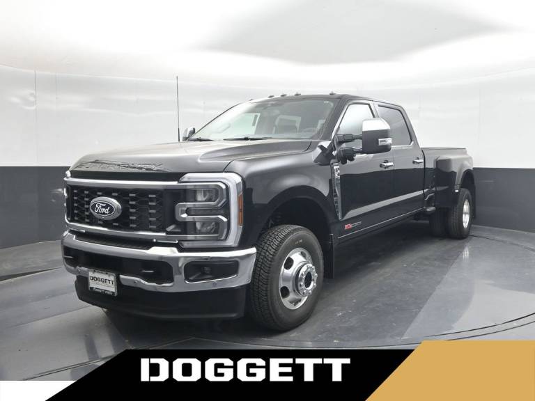 2027 Ford Super Duty F-350 DRW LARIAT