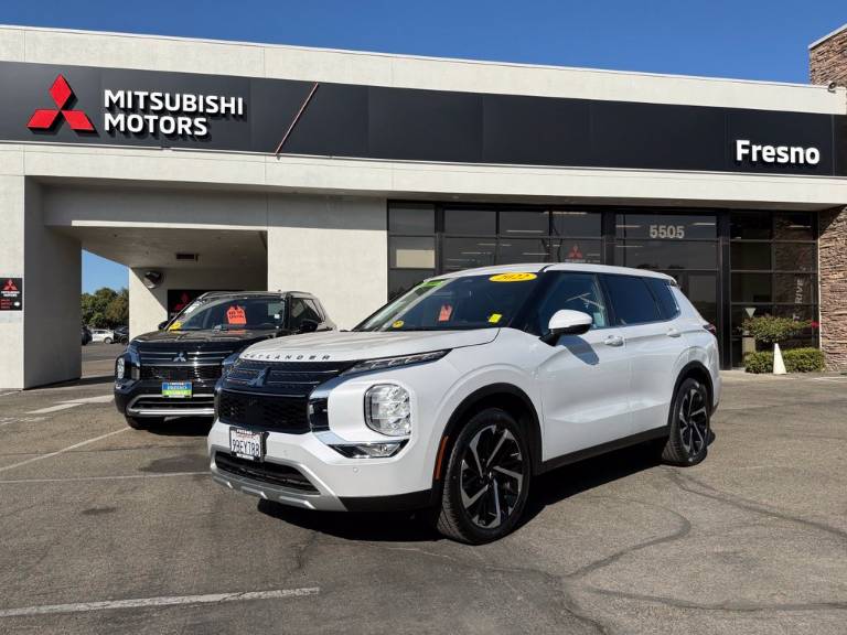 2022 Mitsubishi Outlander SE