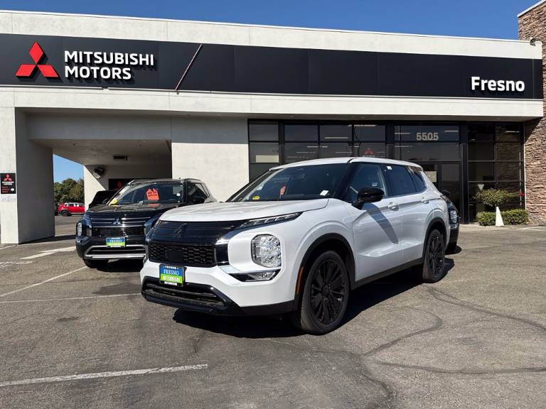 2026 Mitsubishi Outlander LE