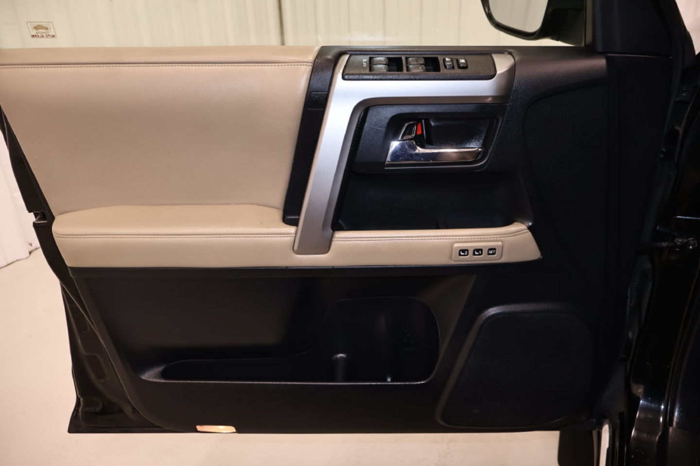 2015 Toyota 4Runner Limited - Photo 10