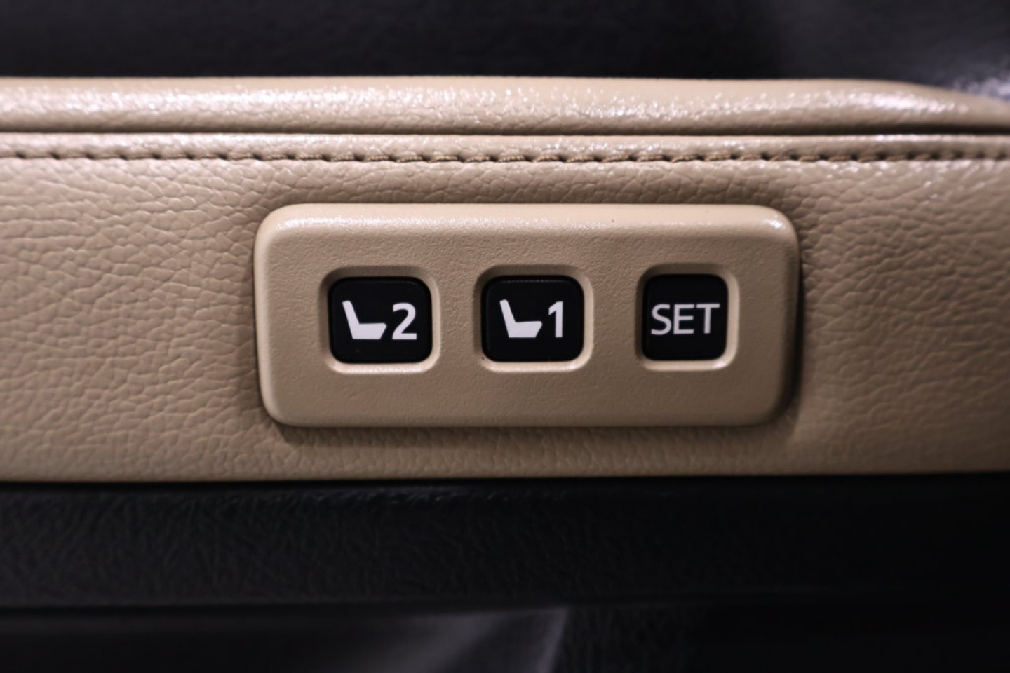 2015 Toyota 4Runner Limited - Photo 12