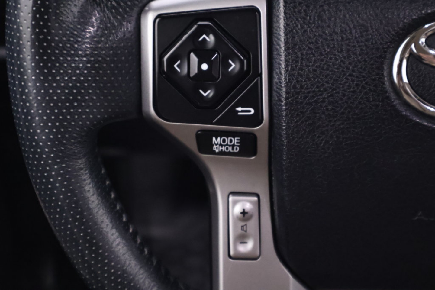 2015 Toyota 4Runner Limited - Photo 24