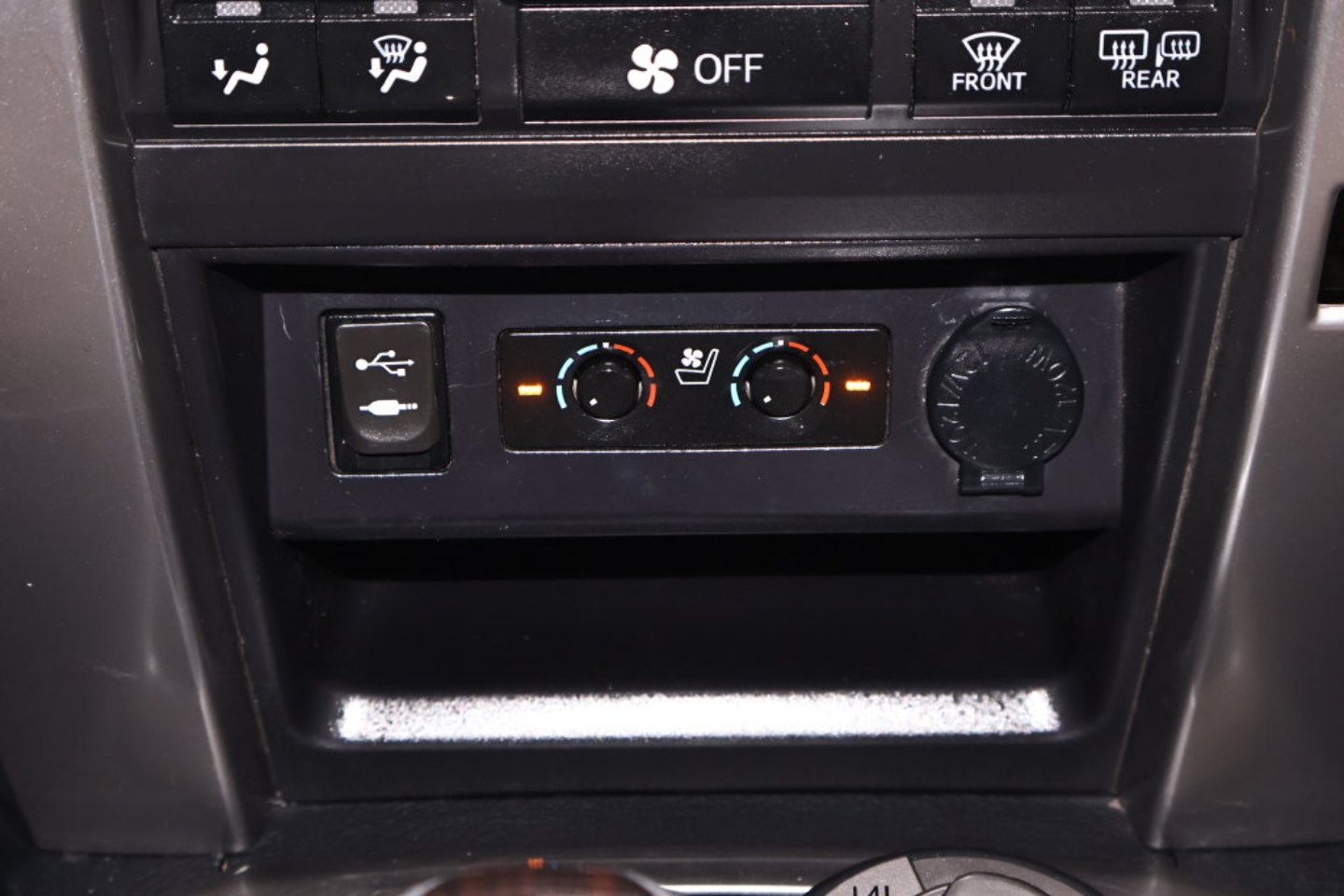 2015 Toyota 4Runner Limited - Photo 30