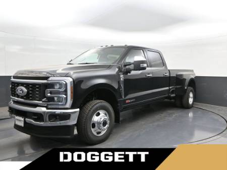 2027 Ford Super Duty F-350 DRW LARIAT