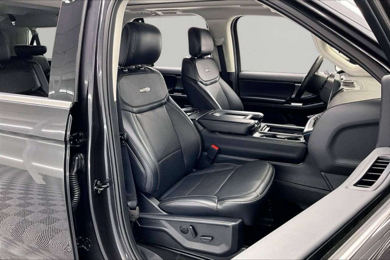 2025 Ford Expedition Platinum - Photo 7