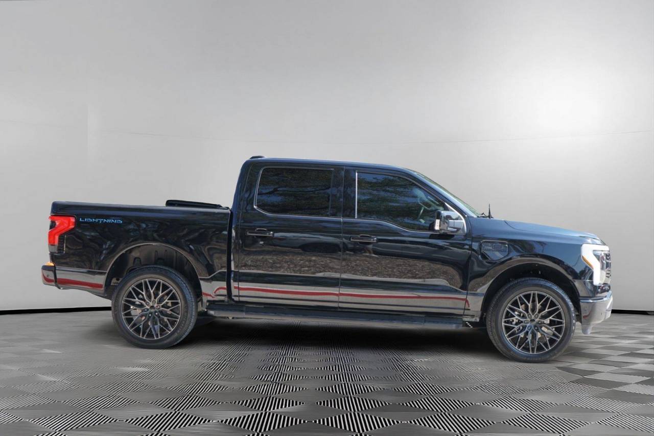 Certified Used 2023 Ford F-150 Lightning Platinum, photo 4