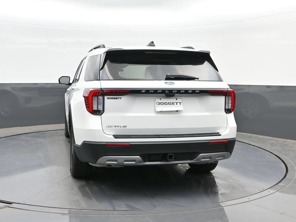 2026 Ford Explorer Active - Photo 8