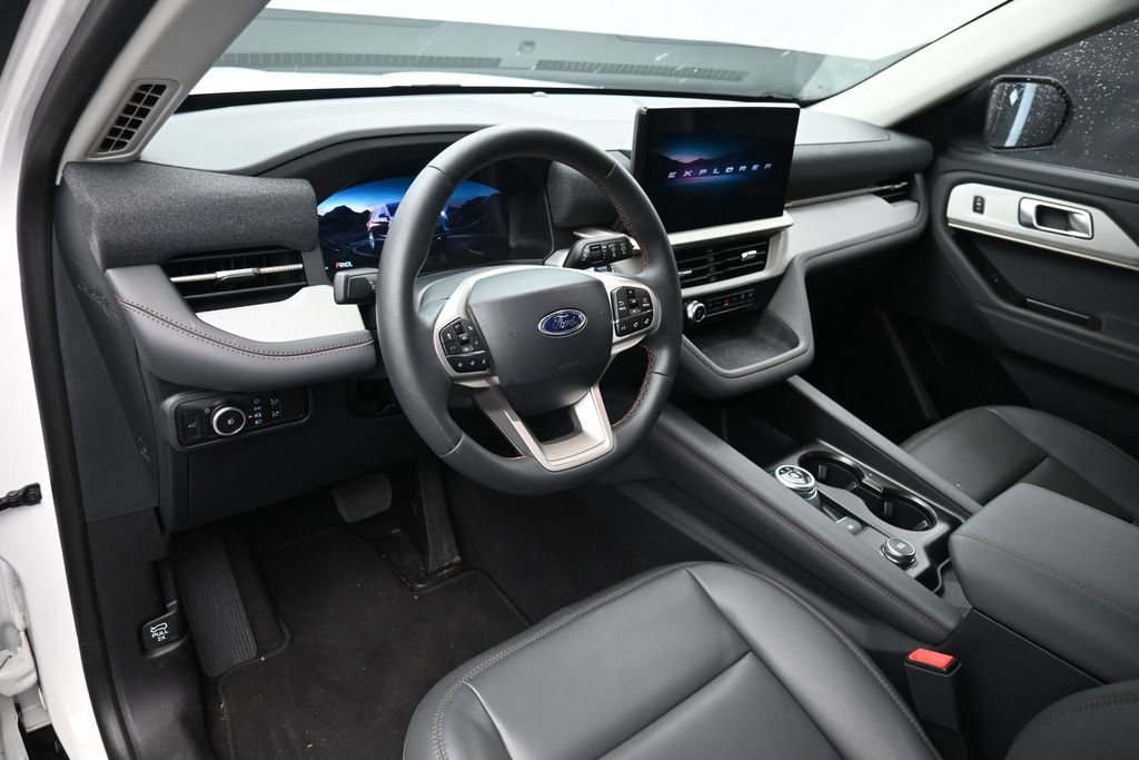 2026 Ford Explorer Active - Photo 13
